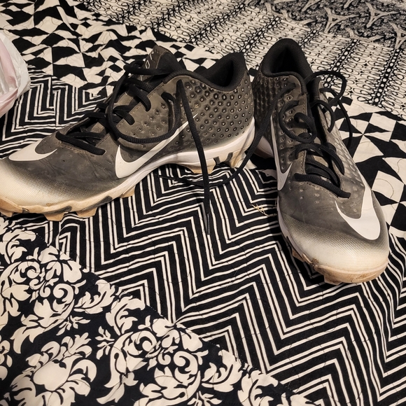 Softball Cleats - Picture 1 of 1